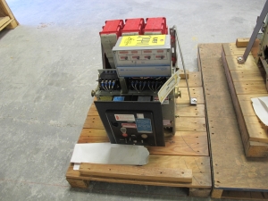 BREAKER, CIRCUIT TYPE, 50-225 AMP RATING, 3 POLE, K600S KIND. WITH SOLID STATE TRIP DEVICE SS3, LT/IT, PART NUMBER 609901T503N. . COMPLETE PART NUMBER C1525-7773-131-01(00)(01)(18)(40), PART # C1525-7773-131-01 (W-44) LOADING & HANDLING FEE $15-